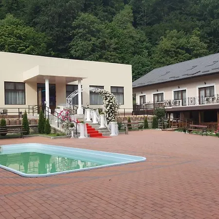 Tisa Hotel 3*