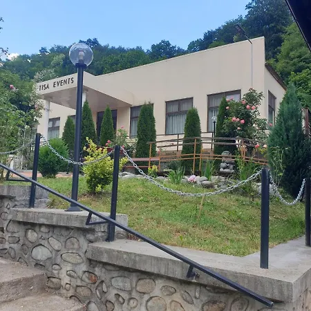 Tisa Hotel 3*